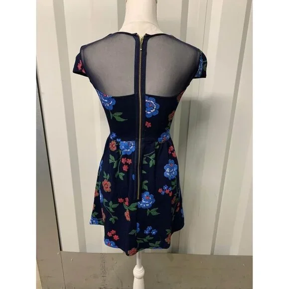 B. Darlin Fit & Flare Floral Print Black Dress Size 1/2 Juniors - Picture 3 of 5